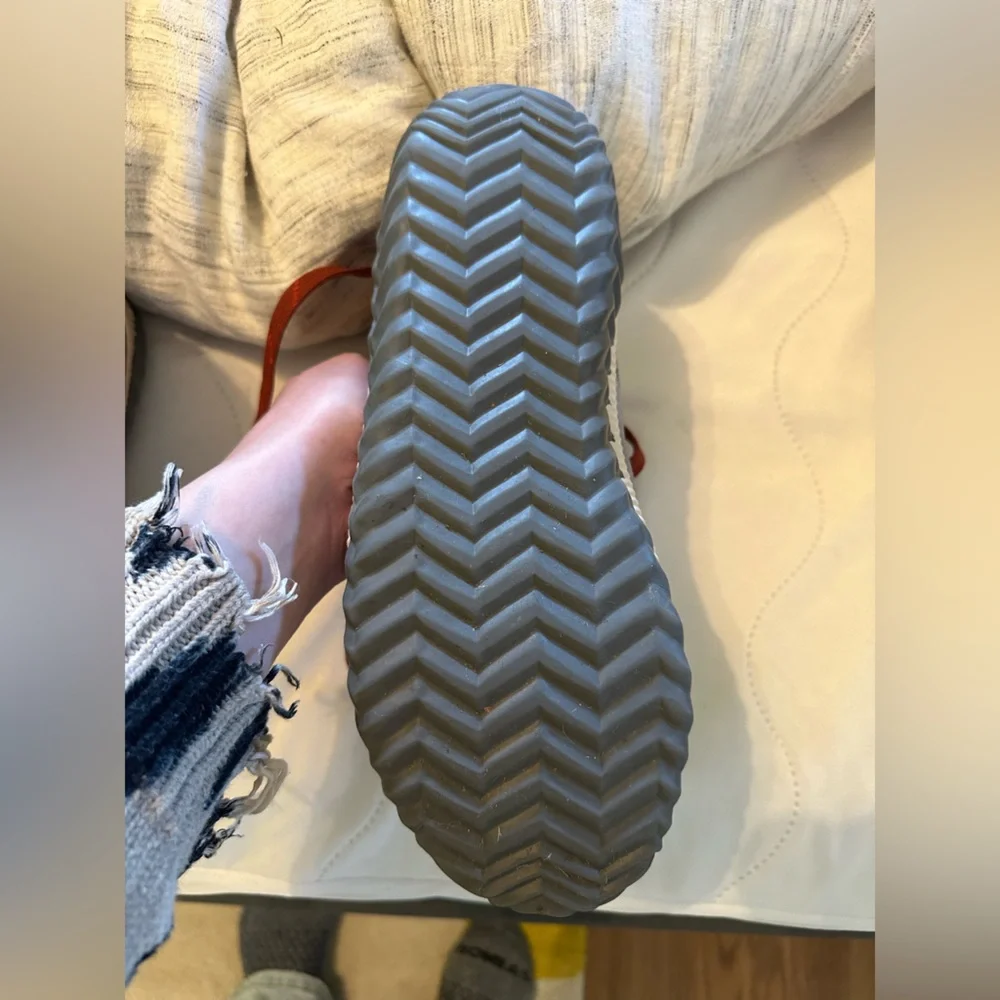 COPY - Sorel Out N About, Grey and Red. Size 9.5 - Picture 3 of 3